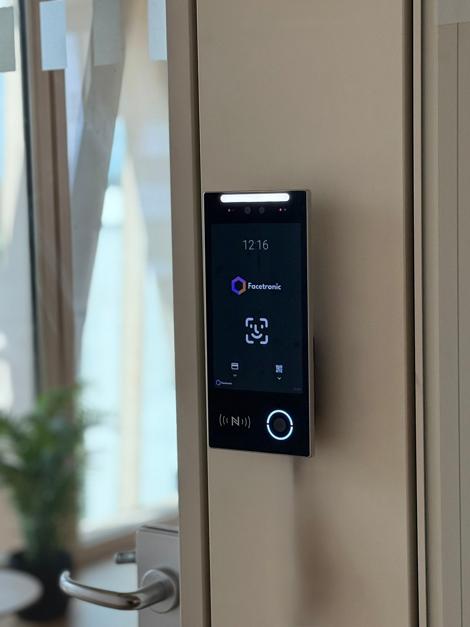 Facetronic IDA Leser – Intelligenter Check-in mit Face-Scan, QR-Code & RFID